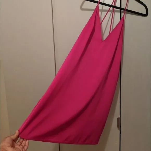 Hot pink dress   - Picture 8 of 8